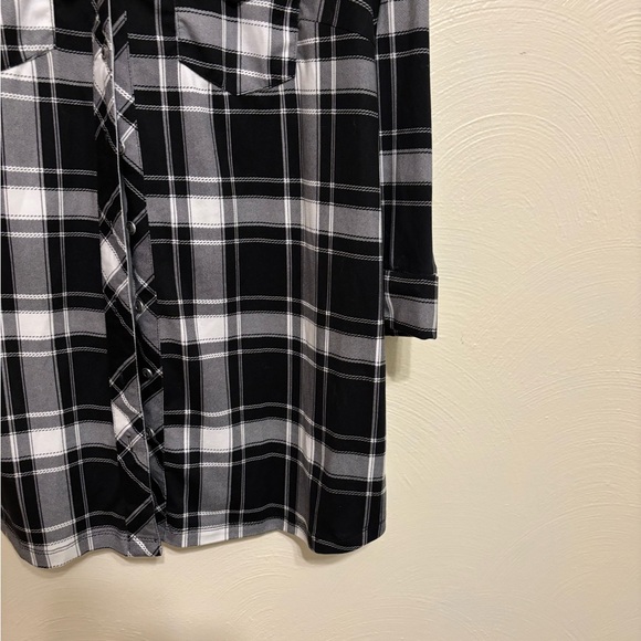 Market & Spruce Black and White Plaid Button Down Shirt - Picture 7 of 8